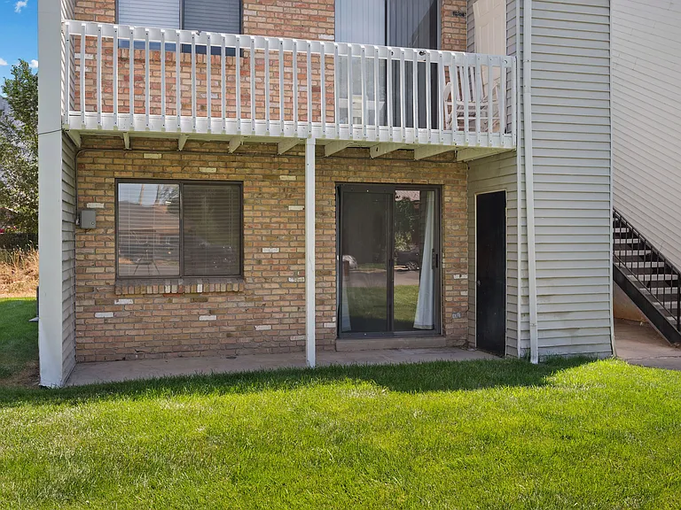 653 S Stubbs Ave — Photo 2