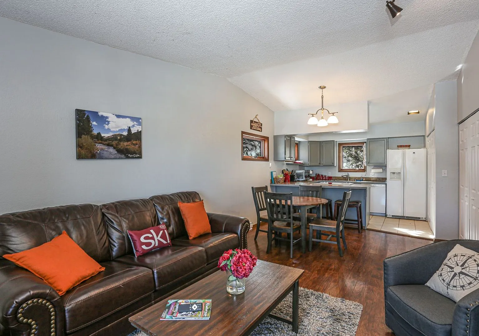 Price Reduced: 2 Bedroom on Baldy Mountain overlooking Breckenridge. Steps to the bus stop! Great... — Photo 2