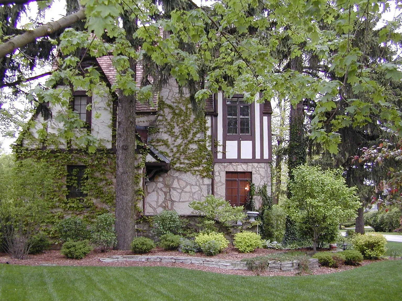 1115 E Mayfair Rd photo 1