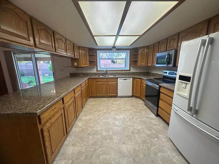 2268 S 2350 E — Photo 38