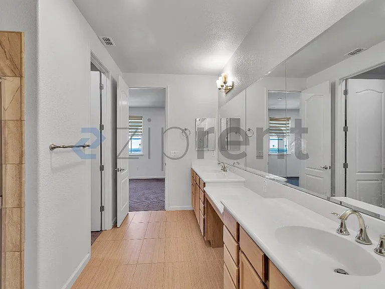 6914 Geyserville St — Photo 32