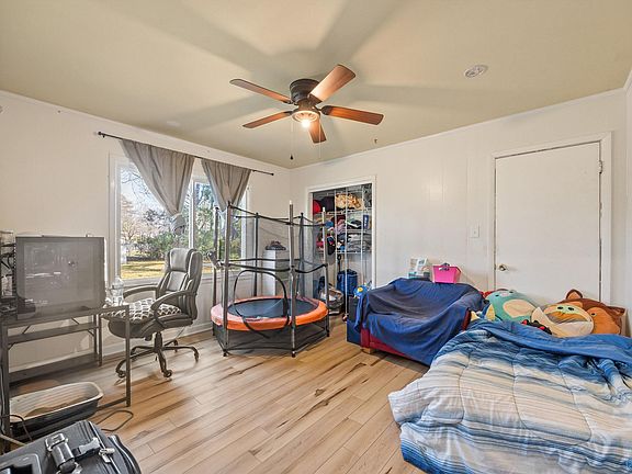 5th image of 1515 Brook Hollow Cir NW
