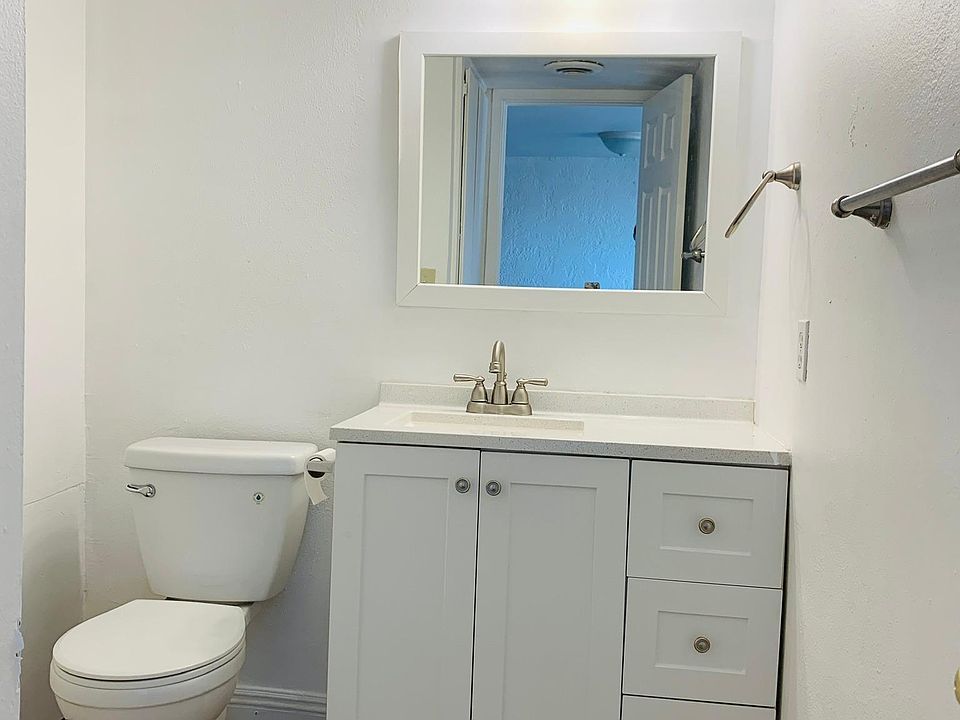 1st image of 3524 W Dunlap Ave #120
