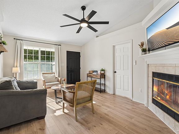 2nd image of 1683 Tuscon Ct