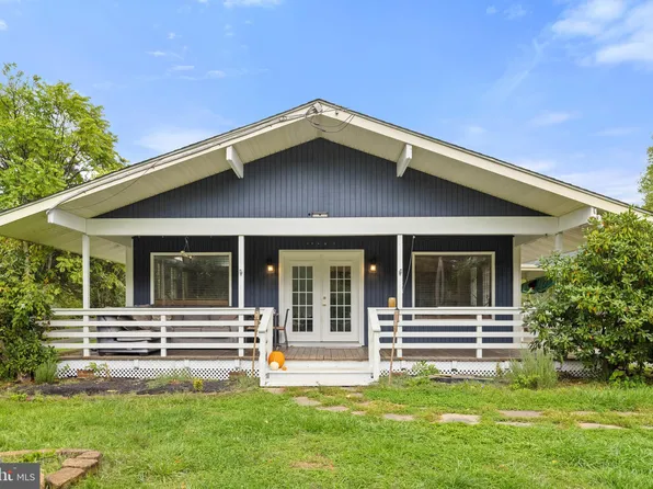 249 Youngs Dr, Front Royal, VA 22630