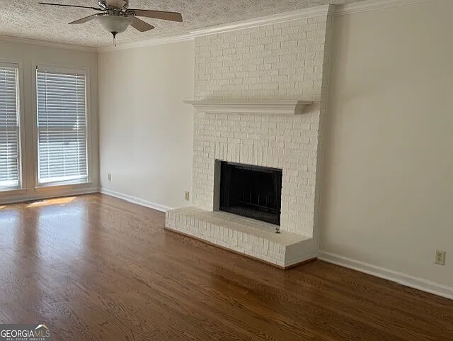 4 bed, 2.5 bath, 2166 sqft, $2,600 — Photo 2