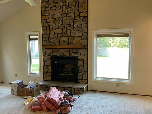 3rd image of 2417 N Walden Dr APT 401
