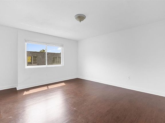5th image of 1930 Conway Rd APT 2