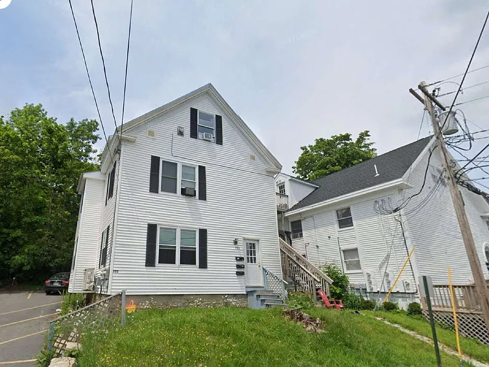 752 Middle St #1