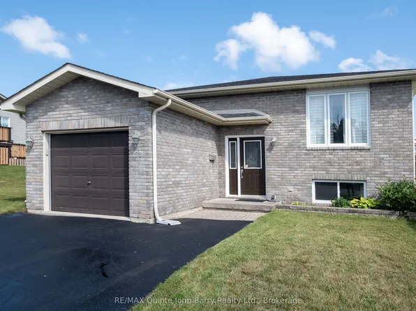 152 Nicholas St, Quinte West, ON K8V 6B2
