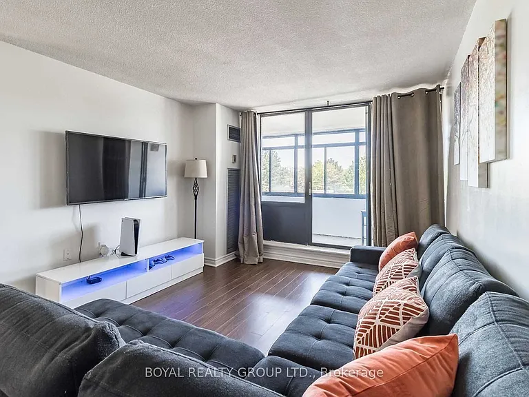 18 Knightsbridge Rd #303 — Photo 12
