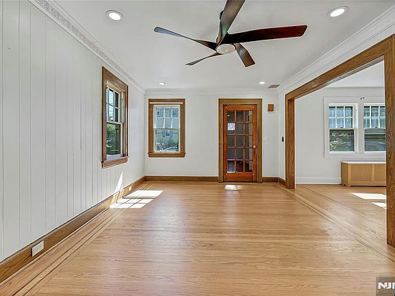 4th image of 6 Colonial Ct