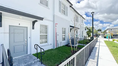 12476 SW 248th St #8 Photo 1