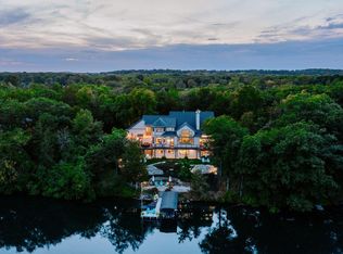 W332N6530 N Moose Ln, Nashotah, WI 53058