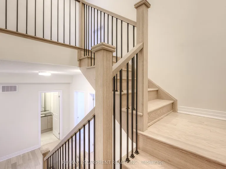 104 Settlers Rd E — Photo 34