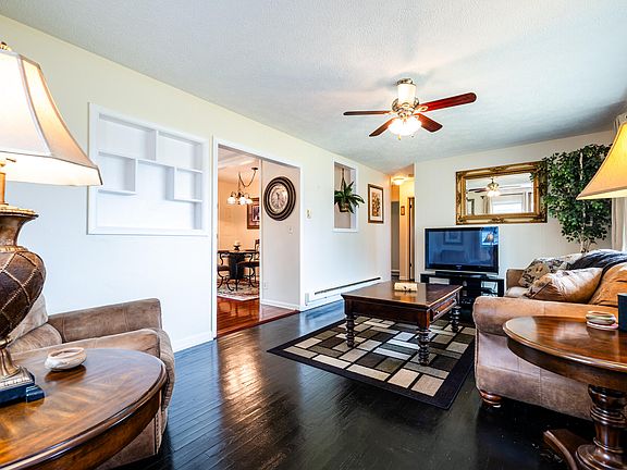5th image of 2022 Gaines Dr