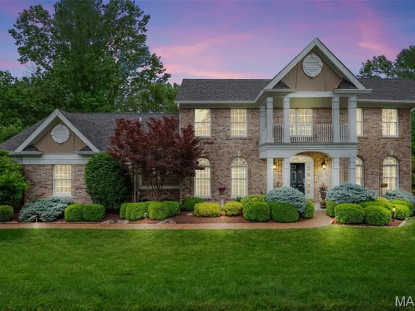 17707 Drummer Ln, Chesterfield, MO 63005