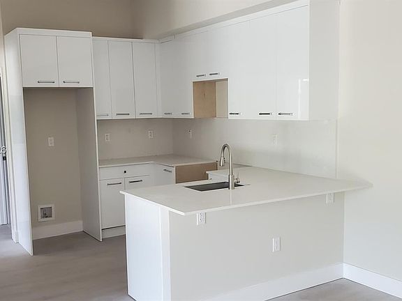 5th image of 17020 SW 104th Ave #201