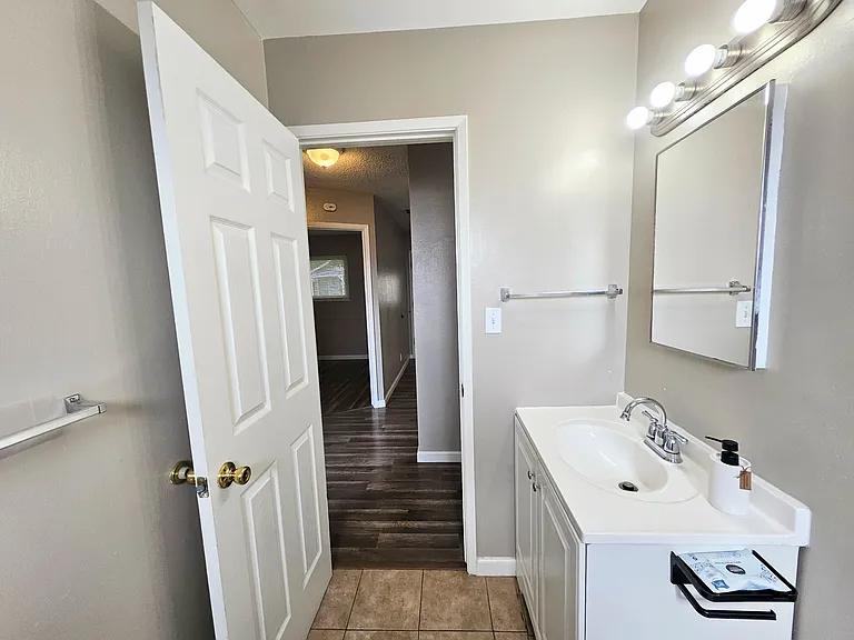 253 N Walnut Ave — Photo 19