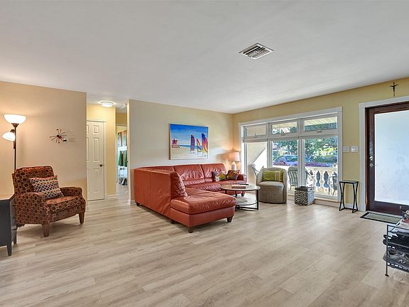 5th image of 2585 SE 3rd Street