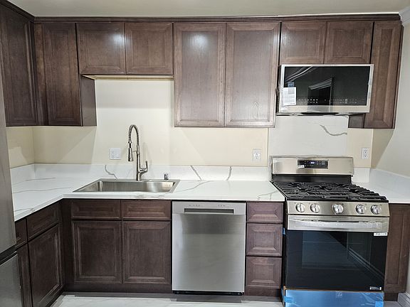 Newly remodeled kitchen.