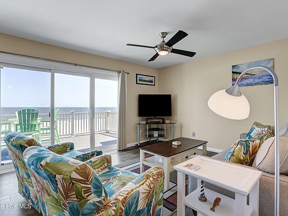 5th image of 1423 S Lake Park Boulevard Unit 3b