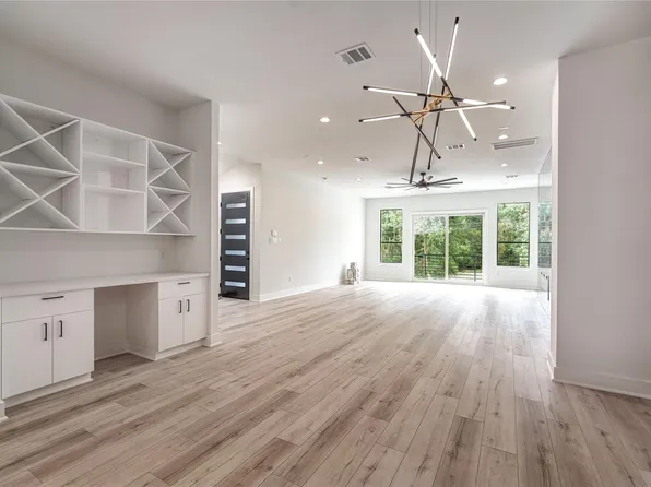 4535 Creekmont Dr, Houston, TX 77091