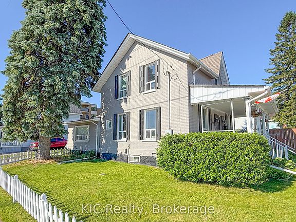 3rd image of 45 Albany St