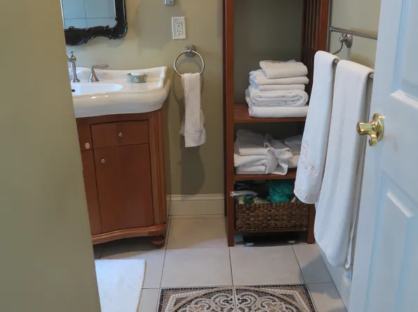 27 Woodbrook Dr, Aberdeen, NJ 07747