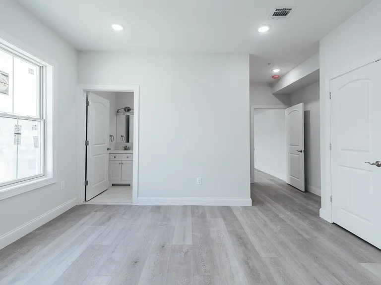 144 Bergen Ave #2A — Photo 25