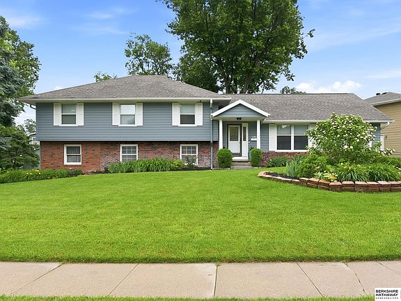 3rd image of 1105 Hackney Dr