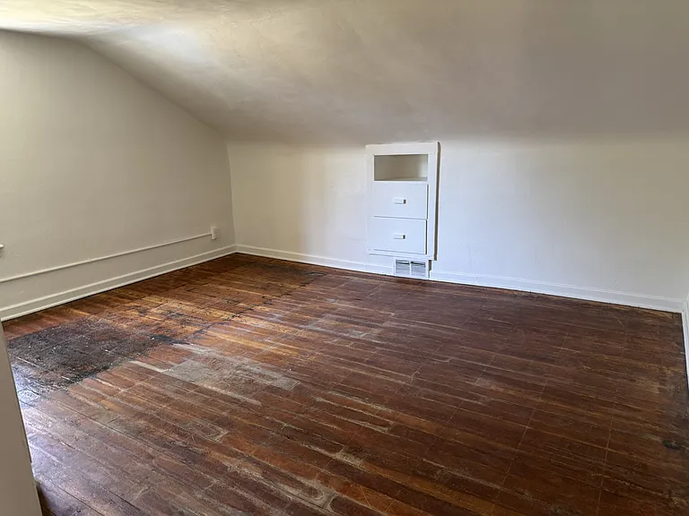 1034 Meredith St — Photo 20