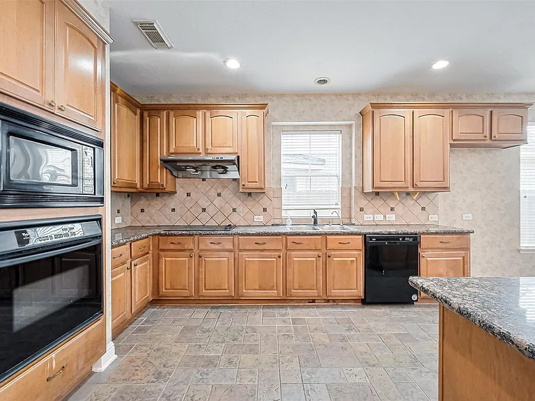 5547 Cranston Ct — Photo 13