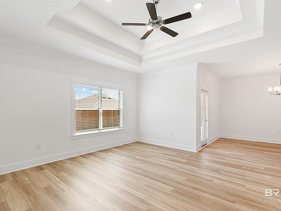 3rd image of 449 Parkerman Ave