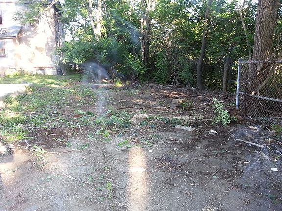 4th image of 404 Pritz Ave