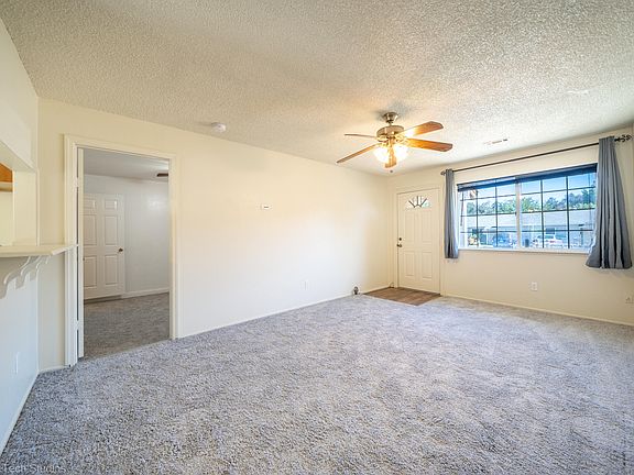 3rd image of 3516 Gardenia St
