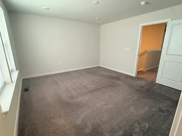 15 Shamrock Cir — Photo 11