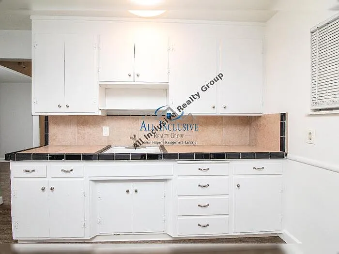 2710 Lerwick Rd — Photo 17