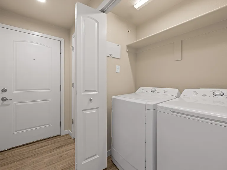 Kansas Apartments — Photo 30
