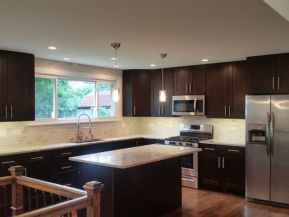 3rd image of 10111 Westmanor Dr