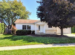 4005 N Bloomington Ave, Arlington Heights, IL 60004