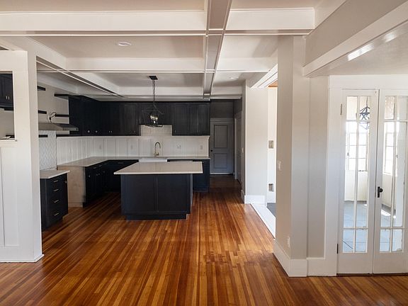 5th image of 1112 Los Angeles Dr