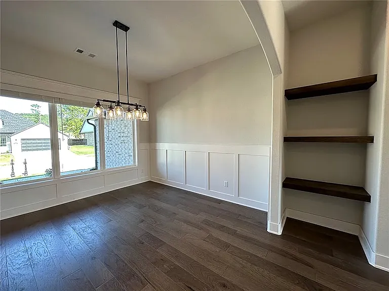 2807 S Angels Rd — Photo 8