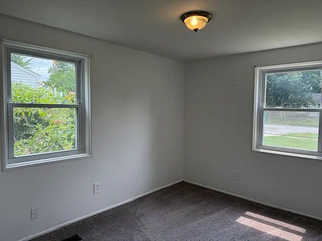 1429 Merrifield Ave — Photo 9