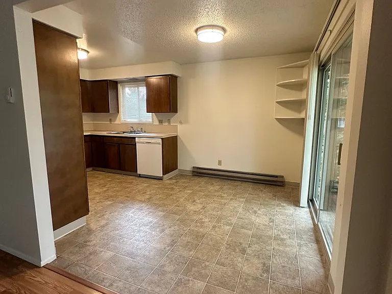 401 Madrona Ave SE #5 — Photo 5