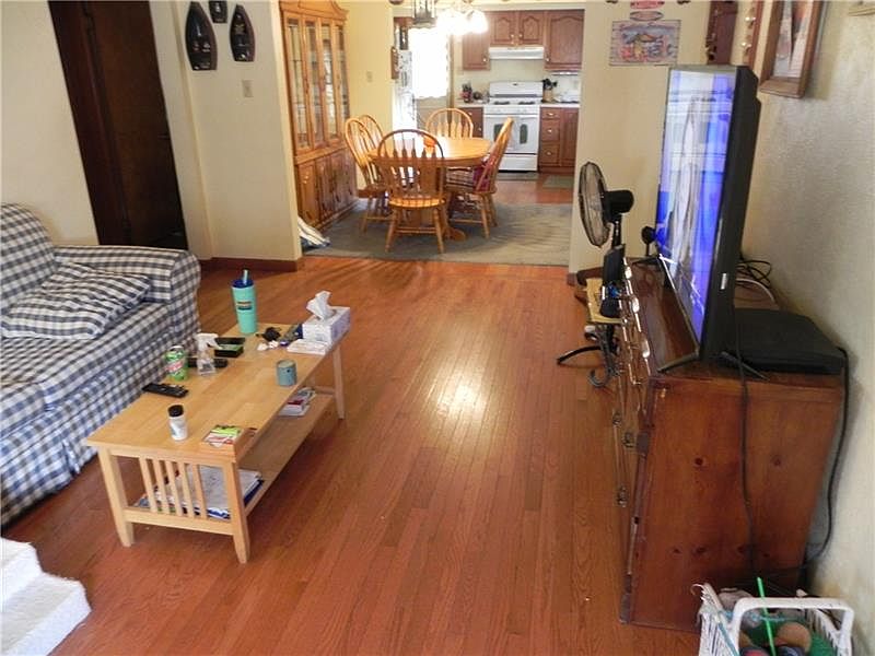 1st image of 810 Chess St