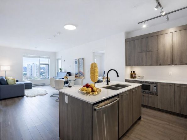 1012 Auckland St #405, New Westminster, BC V3M 0M3