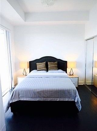 4th image of 1080 Bay St #4607