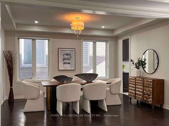 3rd image of 79 Forest Edge Cres