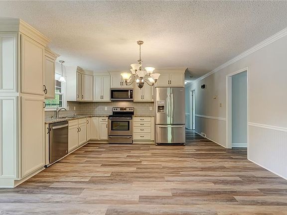 2nd image of 4165 Oak Haven Dr
